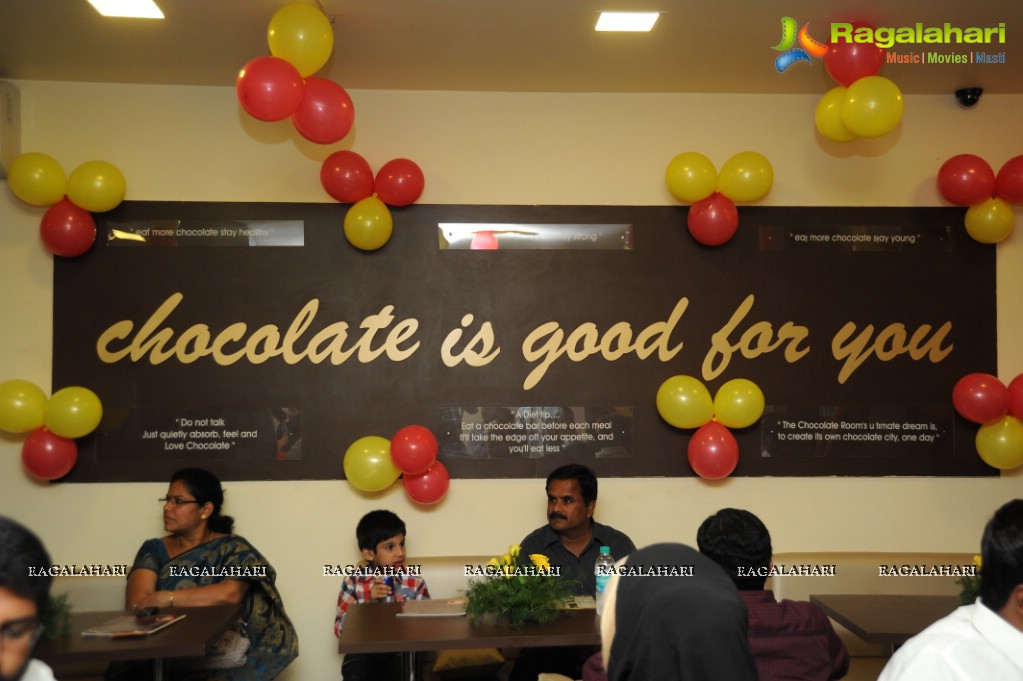 Chandrabose and Srilekha launches Chocolate Room, Hyderabad