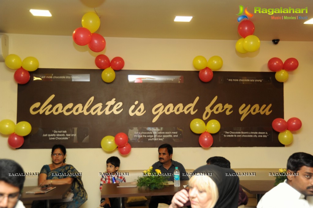 Chandrabose and Srilekha launches Chocolate Room, Hyderabad