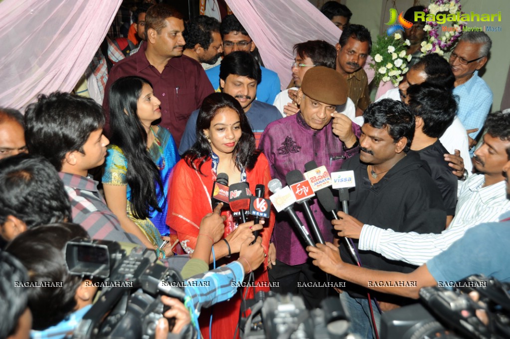 Chandrabose and Srilekha launches Chocolate Room, Hyderabad