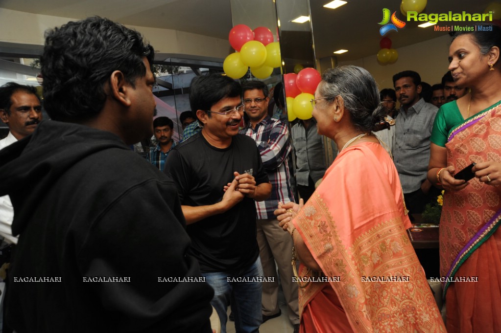 Chandrabose and Srilekha launches Chocolate Room, Hyderabad