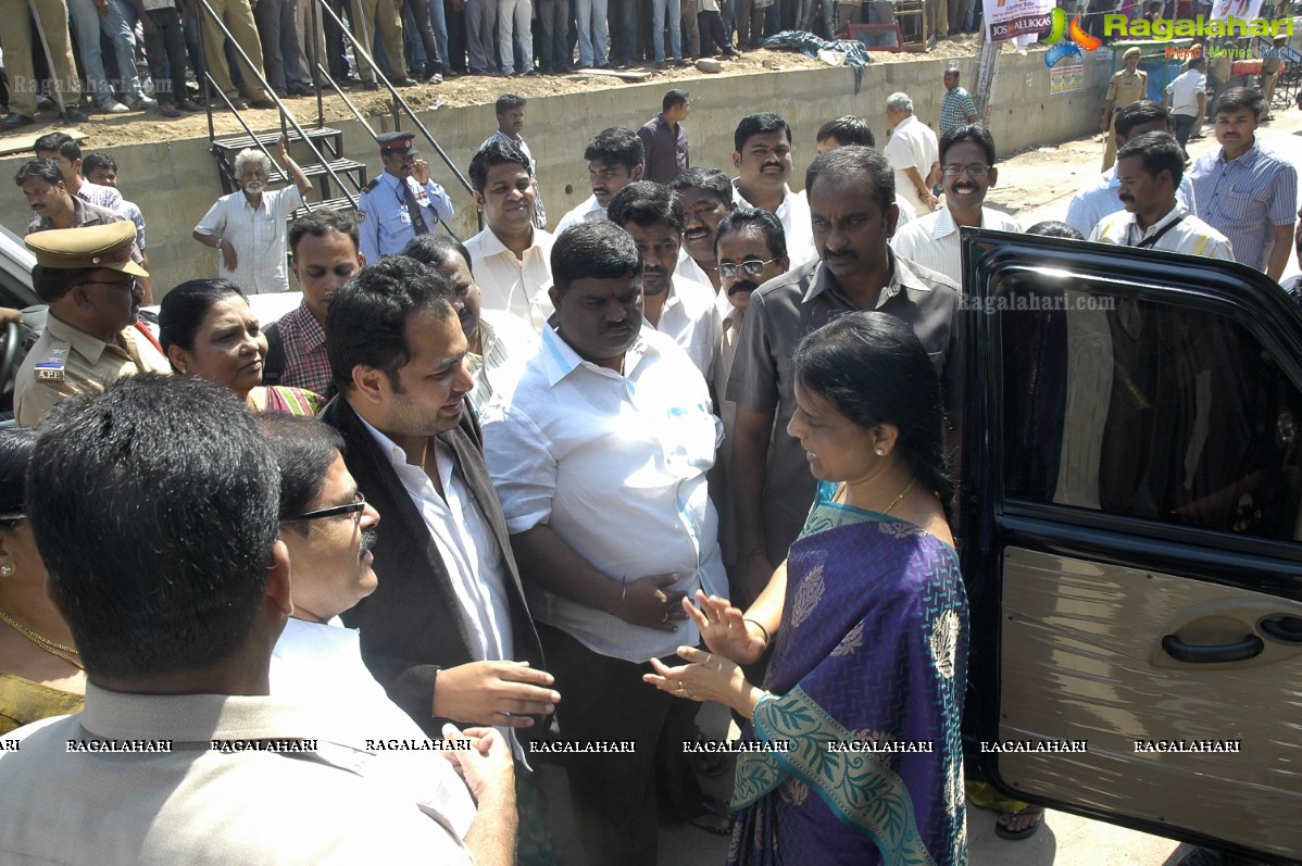 Priyamani inaugurates Jos Alukkas, Kukatpally, Hyderabad