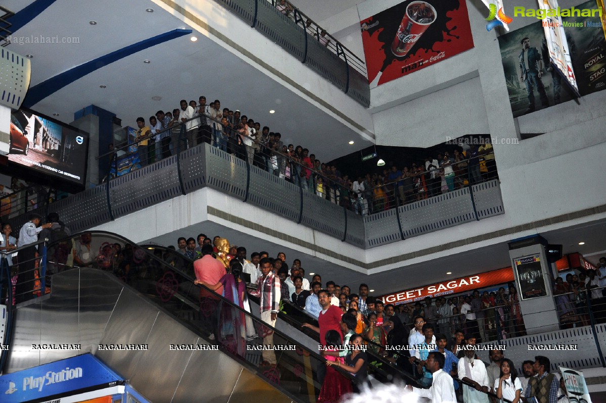 Sirish and Yaami Gautam at Jumpak Jumpak Thumpak Thumpak Flashmob at Prasads Multiplex, Hyderabad