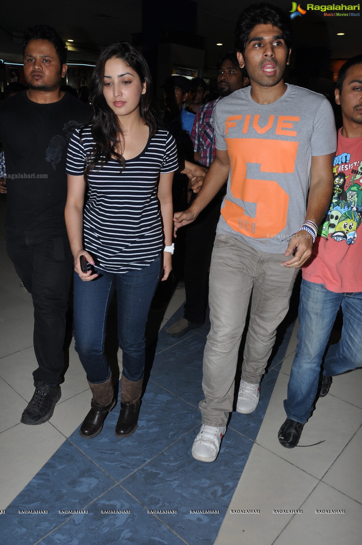 Sirish and Yaami Gautam at Jumpak Jumpak Thumpak Thumpak Flashmob at Prasads Multiplex, Hyderabad