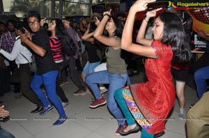 Jumpak Jumpak Thumpak Thumpak Flashmob