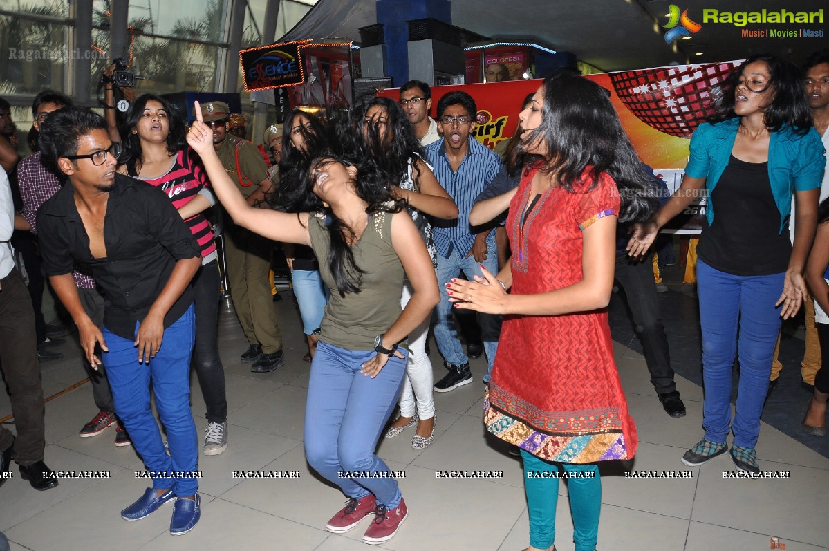 Sirish and Yaami Gautam at Jumpak Jumpak Thumpak Thumpak Flashmob at Prasads Multiplex, Hyderabad