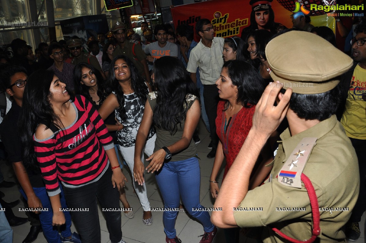 Sirish and Yaami Gautam at Jumpak Jumpak Thumpak Thumpak Flashmob at Prasads Multiplex, Hyderabad