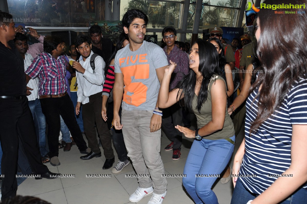 Sirish and Yaami Gautam at Jumpak Jumpak Thumpak Thumpak Flashmob at Prasads Multiplex, Hyderabad