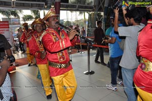 Jumpak Jumpak Thumpak Thumpak Flashmob