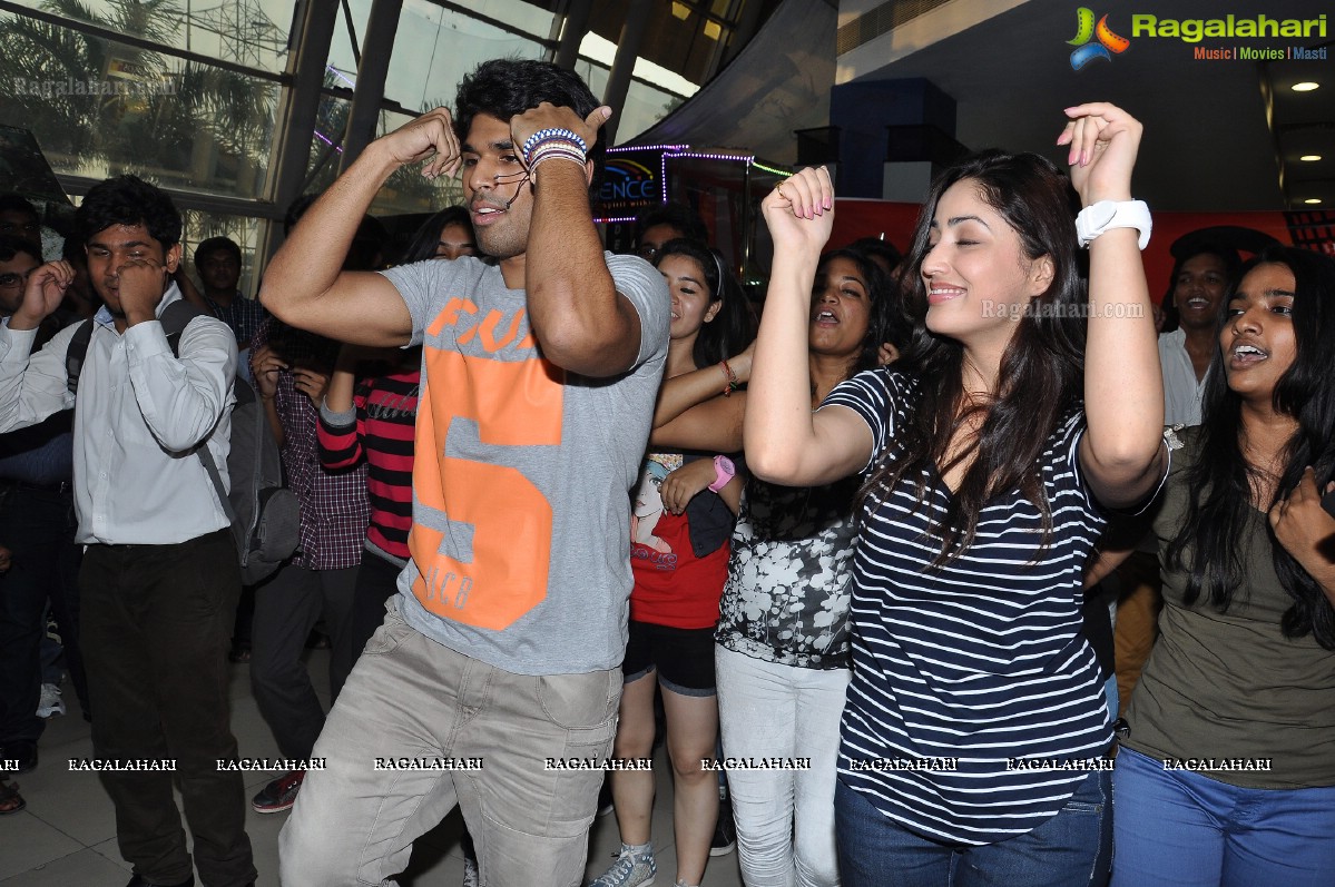 Sirish and Yaami Gautam at Jumpak Jumpak Thumpak Thumpak Flashmob at Prasads Multiplex, Hyderabad