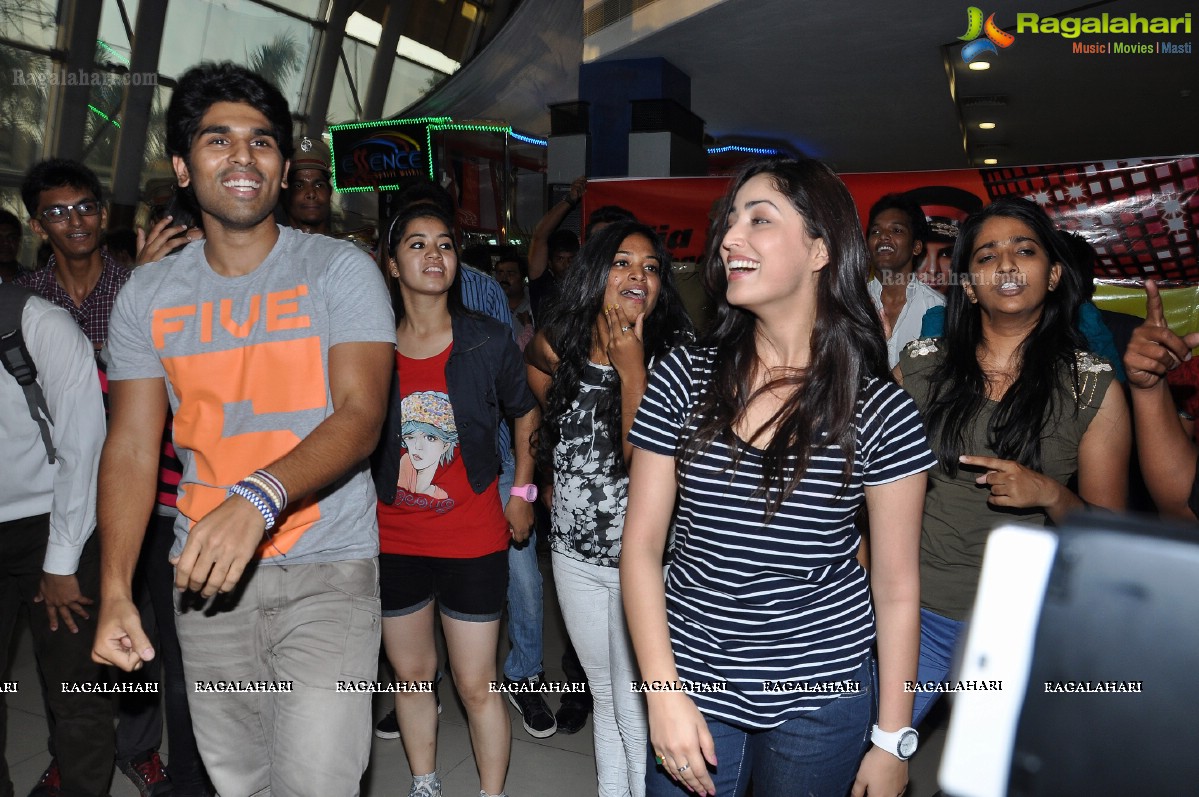 Sirish and Yaami Gautam at Jumpak Jumpak Thumpak Thumpak Flashmob at Prasads Multiplex, Hyderabad