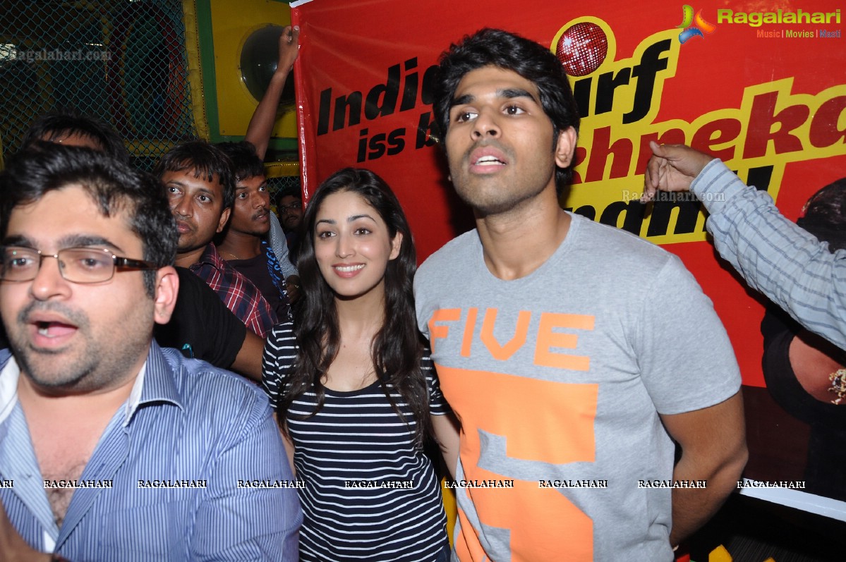 Sirish and Yaami Gautam at Jumpak Jumpak Thumpak Thumpak Flashmob at Prasads Multiplex, Hyderabad