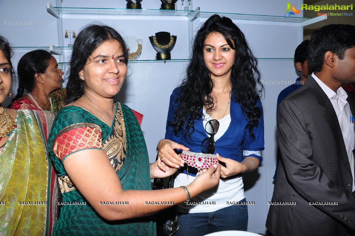 Kamna Jethmalani launches Hi-Tech Consumer Fair, Hyderabad