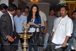 Kamna Jethmalani launches Hi-Tech Consumer fair 2013