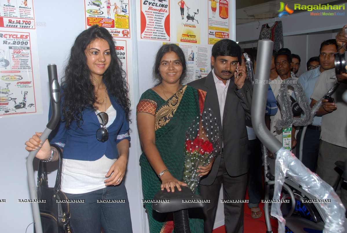 Kamna Jethmalani launches Hi-Tech Consumer Fair, Hyderabad