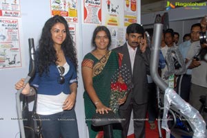 Kamna Jethmalani launches Hi-Tech Consumer fair 2013