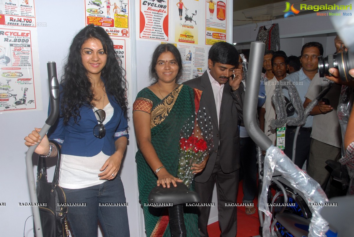 Kamna Jethmalani launches Hi-Tech Consumer Fair, Hyderabad
