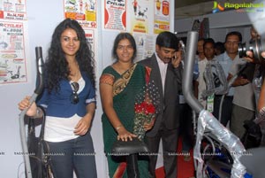 Kamna Jethmalani launches Hi-Tech Consumer fair 2013