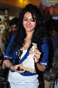 Kamna Jethmalani launches Hi-Tech Consumer fair 2013