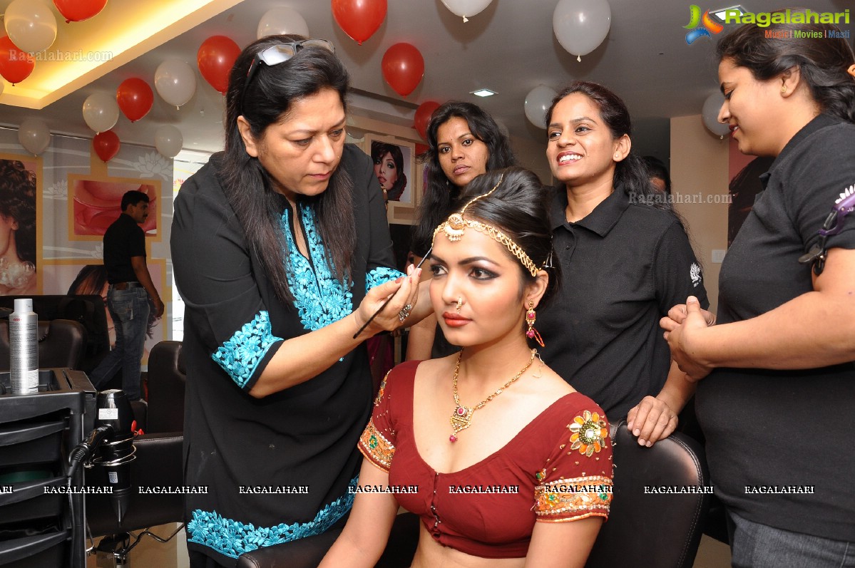 Lakme Salon Make-up Trainer Sushma Khan at Lakme Studio, Hyderabad