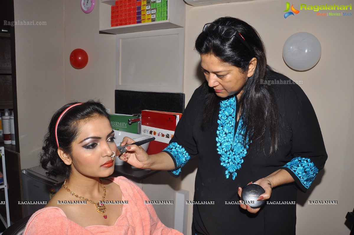 Lakme Salon Make-up Trainer Sushma Khan at Lakme Studio, Hyderabad