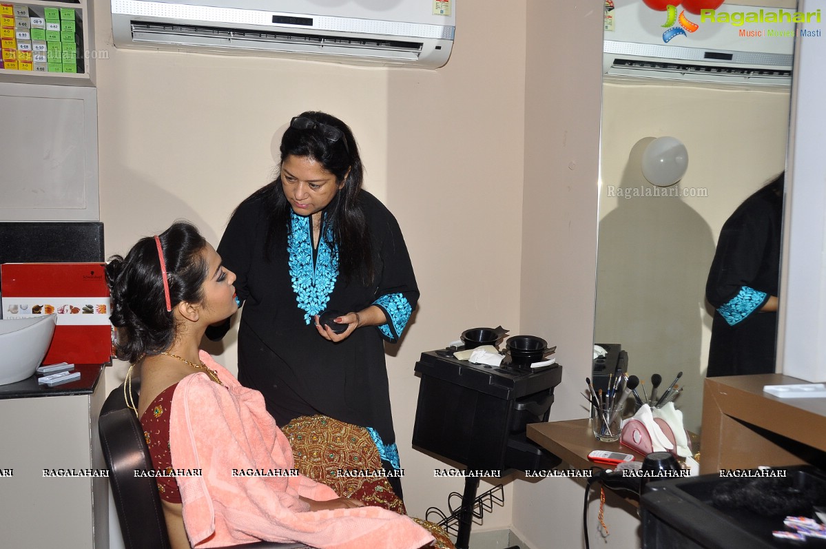 Lakme Salon Make-up Trainer Sushma Khan at Lakme Studio, Hyderabad