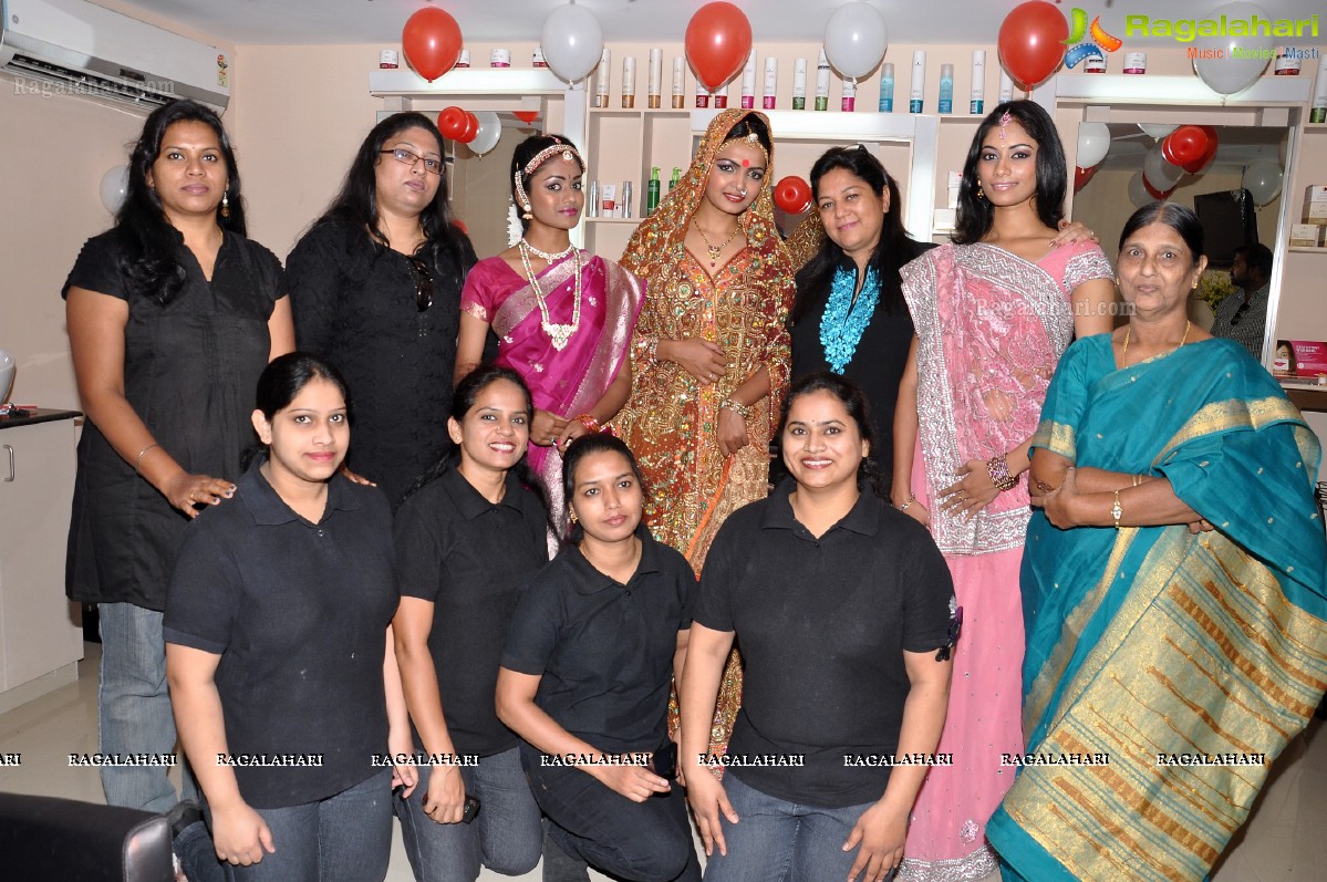 Lakme Salon Make-up Trainer Sushma Khan at Lakme Studio, Hyderabad