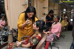 Lakme Artist Sushma Khan at Bridal Makeup Session