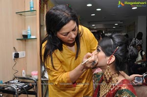 Lakme Artist Sushma Khan at Bridal Makeup Session