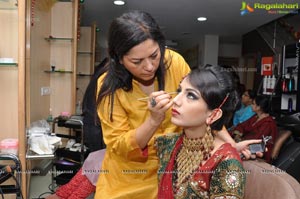 Lakme Artist Sushma Khan at Bridal Makeup Session