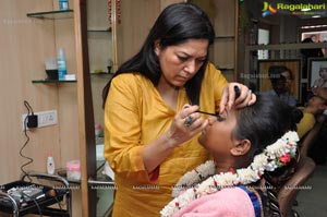 Lakme Artist Sushma Khan at Bridal Makeup Session