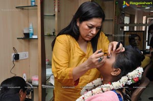 Lakme Artist Sushma Khan at Bridal Makeup Session