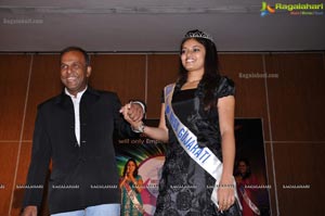 Miss & Mrs India Gujarati 2013 Press Meet