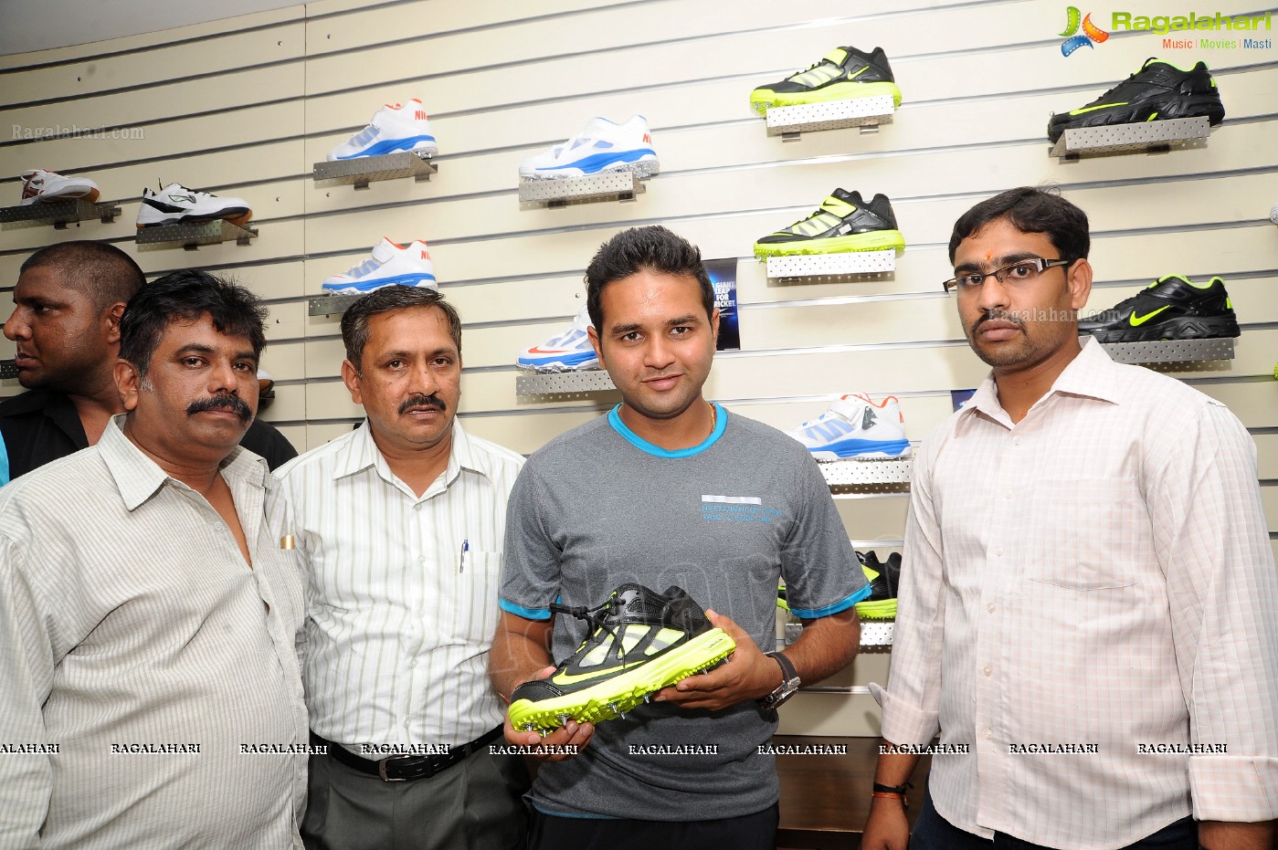 Parthiv Patel at Sachdev Sports, Hyderabad