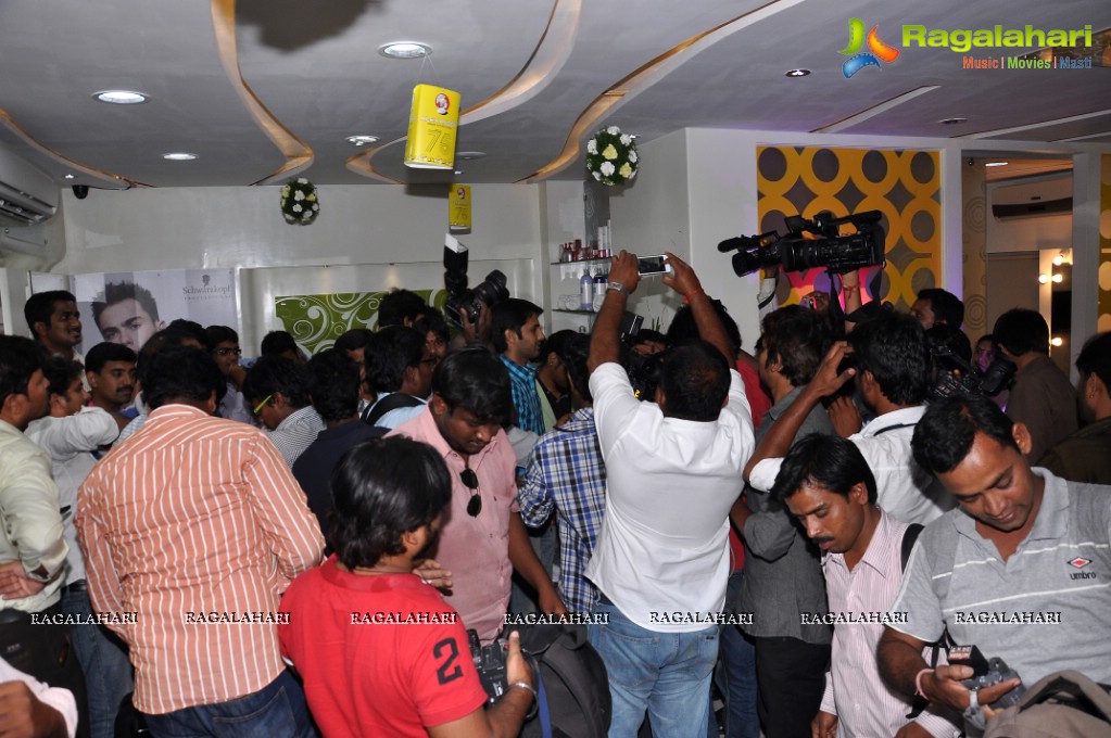 Nithiin inaugurates Schwarzkopf Unisex Salon, Hyderabad