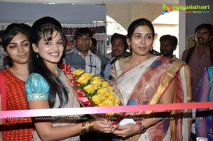 Lavanya launches Parinaya Wedding Fair