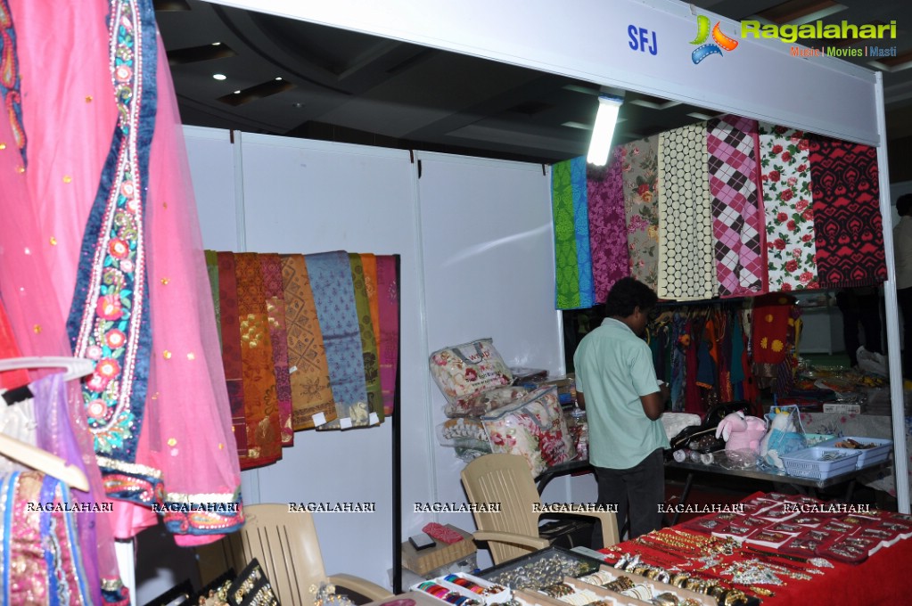 Lawanya inaugurates Parinaya Wedding Fair