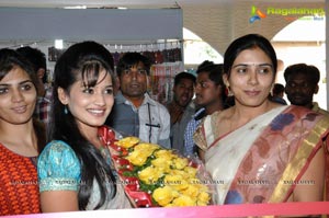 Lavanya launches Parinaya Wedding Fair