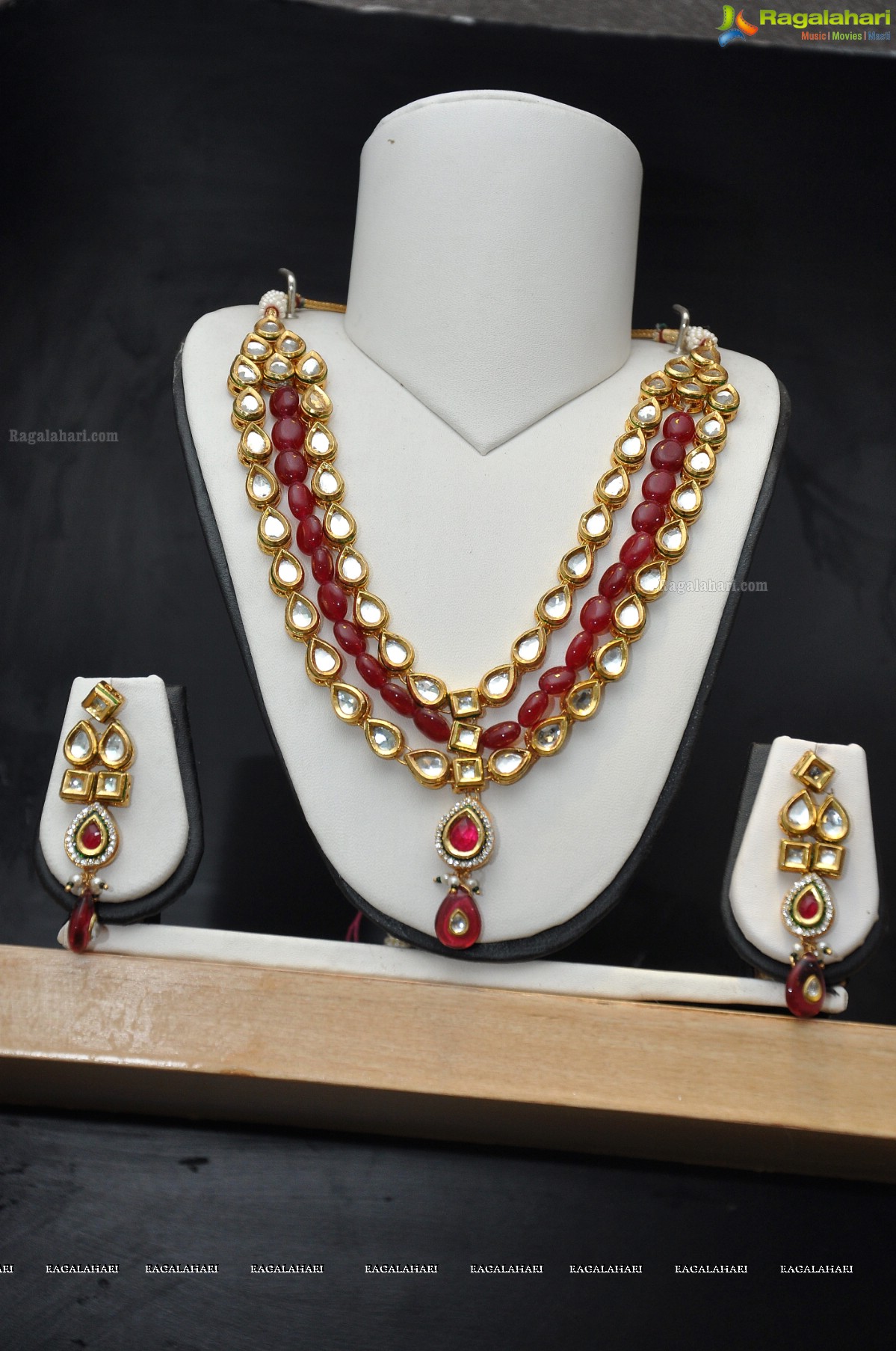 Tashu Kaushik launches Traditional Festive Collection and Ugadi Special Sale at Patny Jewels, Hyderabad