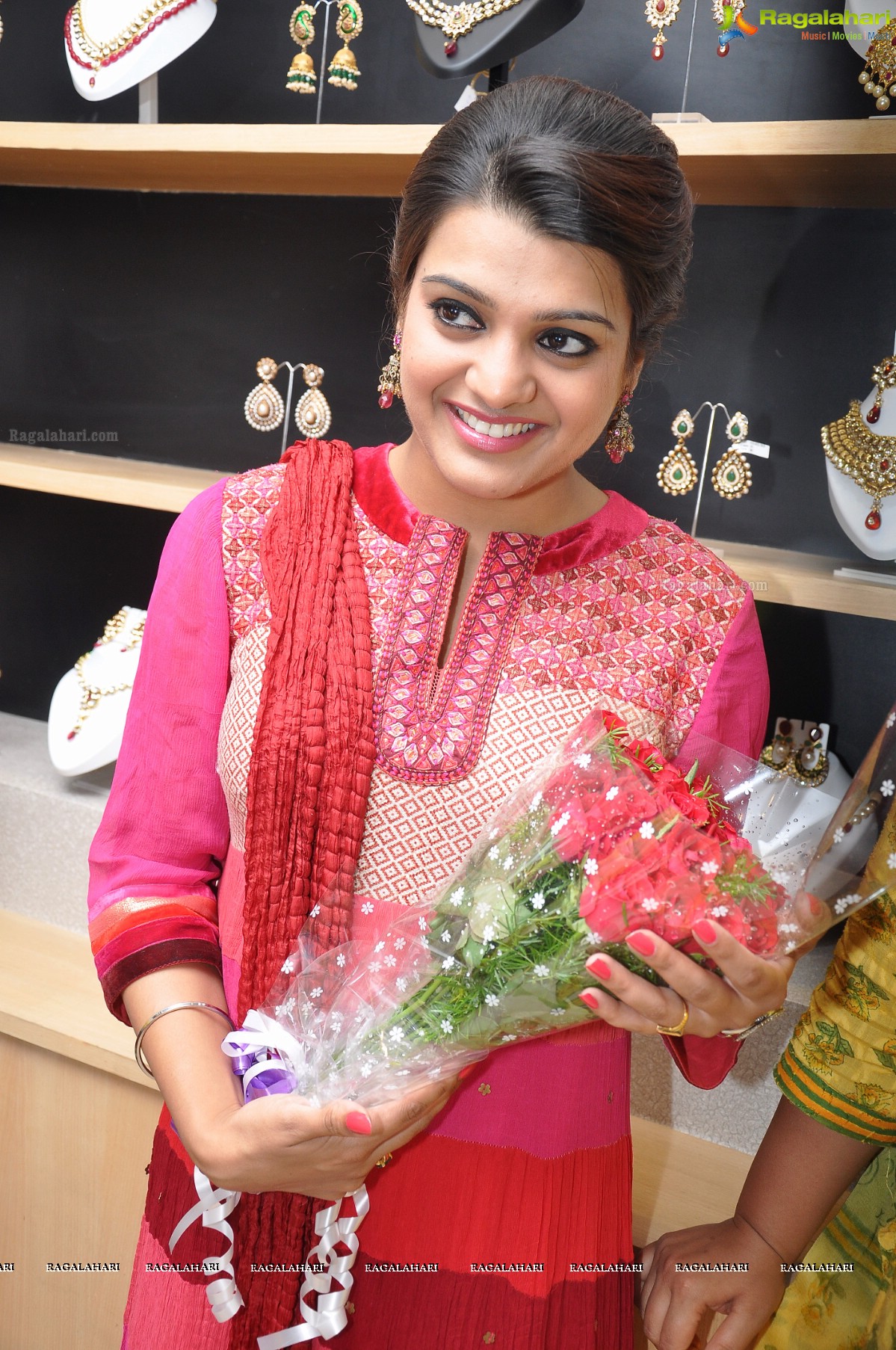 Tashu Kaushik launches Traditional Festive Collection and Ugadi Special Sale at Patny Jewels, Hyderabad