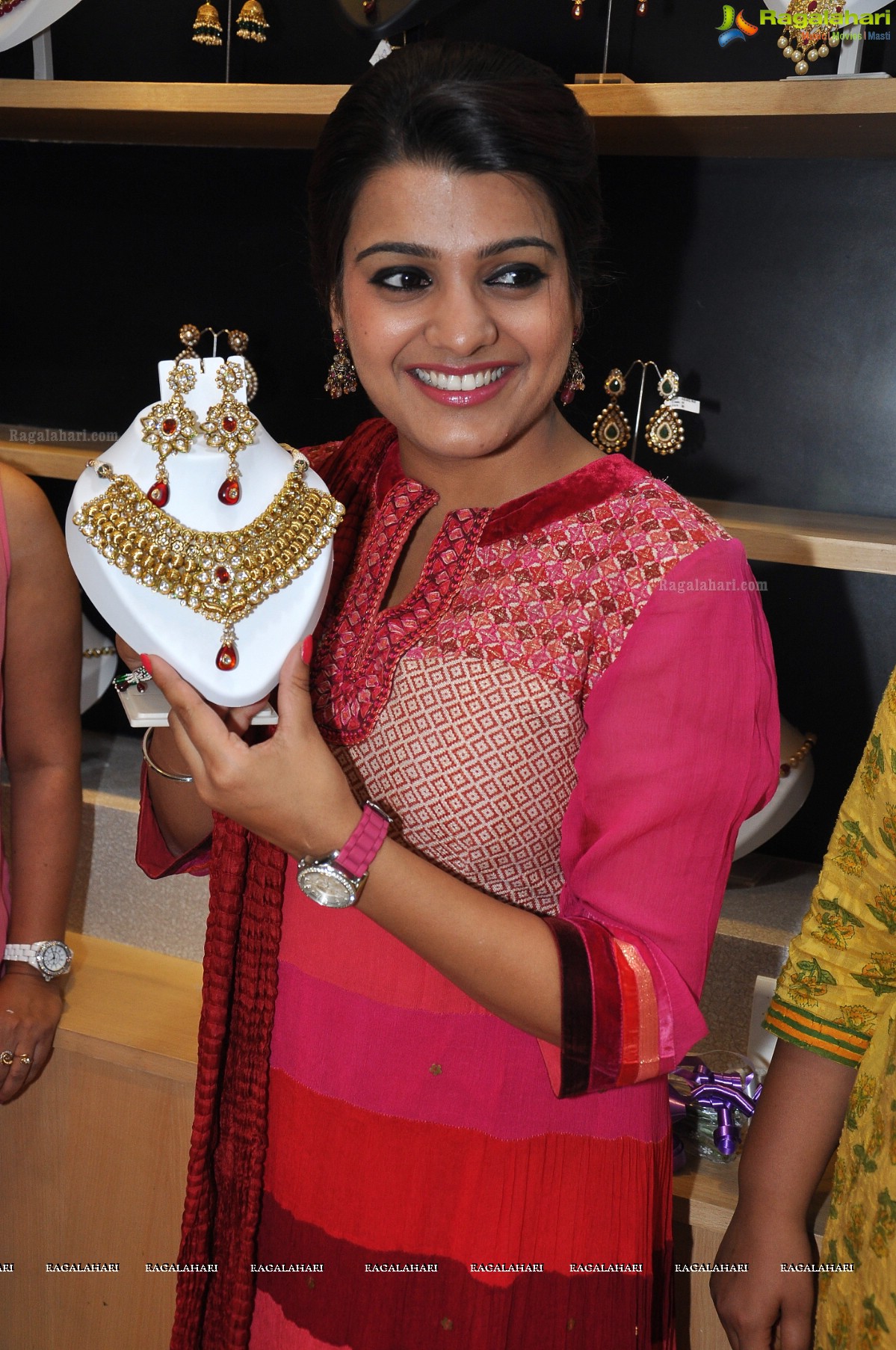 Tashu Kaushik launches Traditional Festive Collection and Ugadi Special Sale at Patny Jewels, Hyderabad