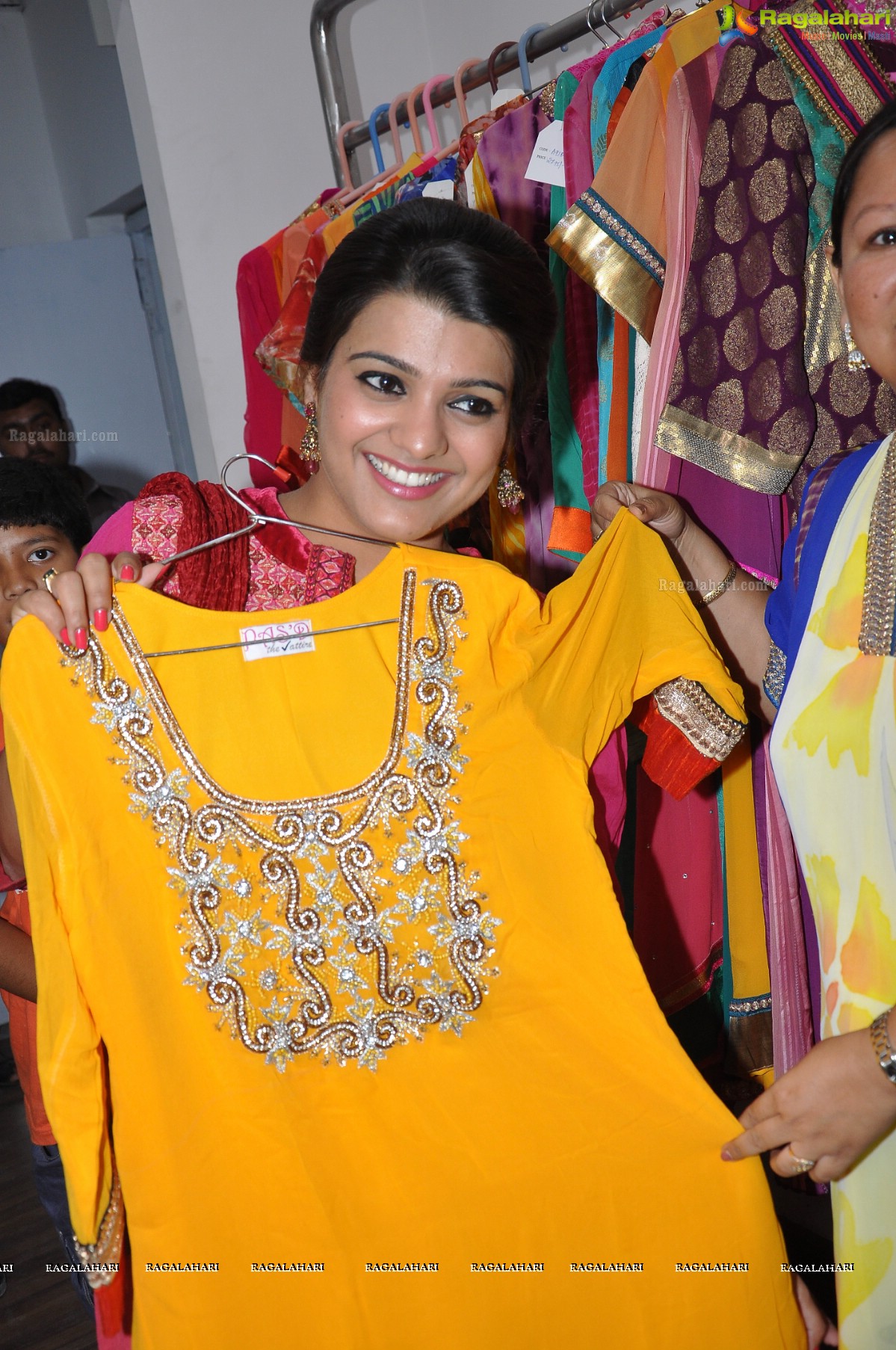 Tashu Kaushik launches Traditional Festive Collection and Ugadi Special Sale at Patny Jewels, Hyderabad