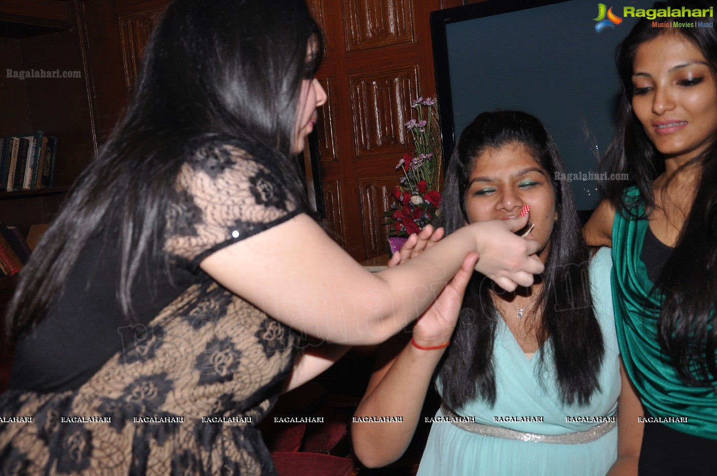 Prerna Bahirwani 2013 Birthday Bash at 10 Downing Street, Hyderabad