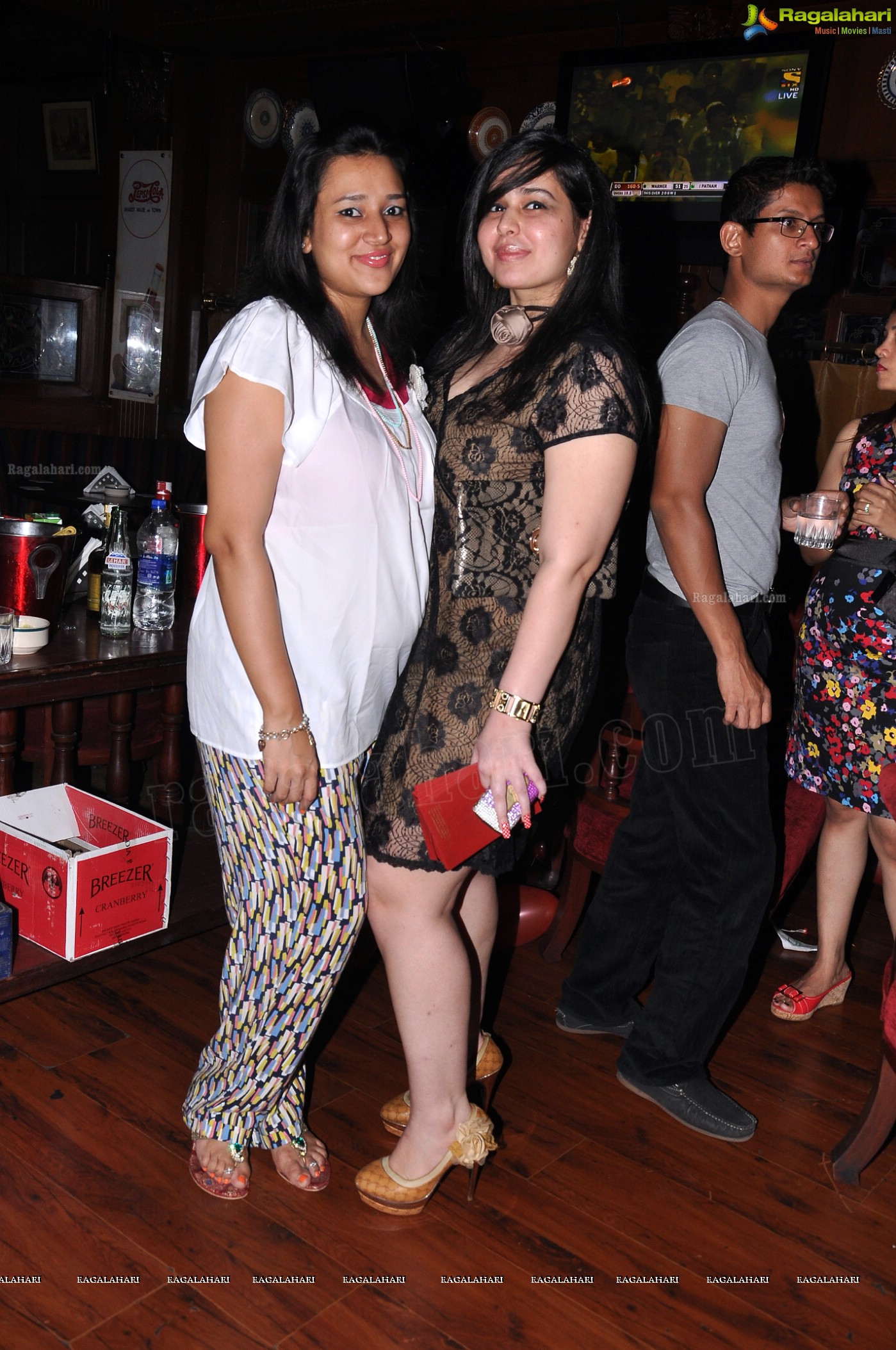 Prerna Bahirwani 2013 Birthday Bash at 10 Downing Street, Hyderabad