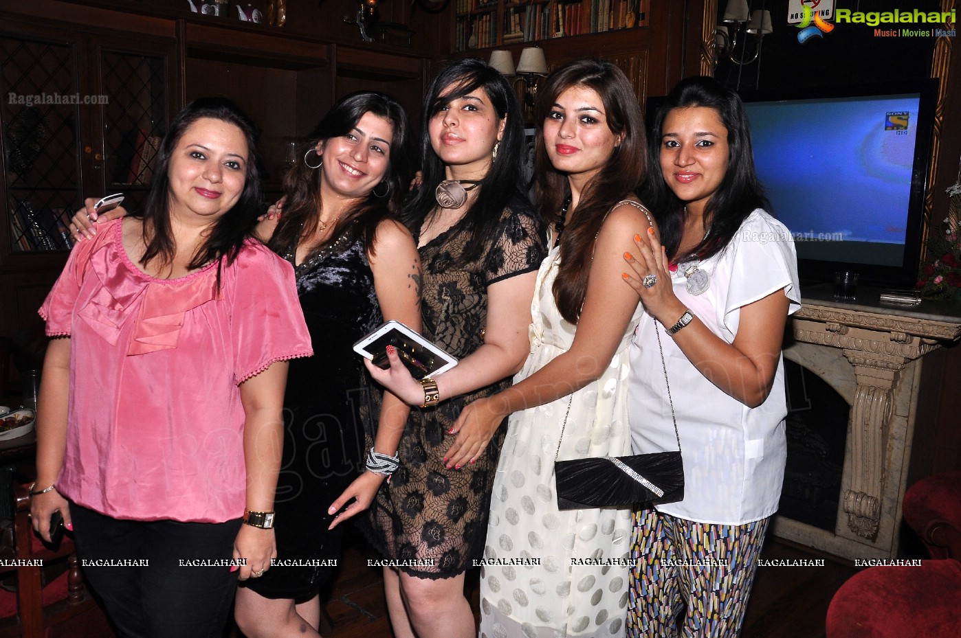 Prerna Bahirwani 2013 Birthday Bash at 10 Downing Street, Hyderabad