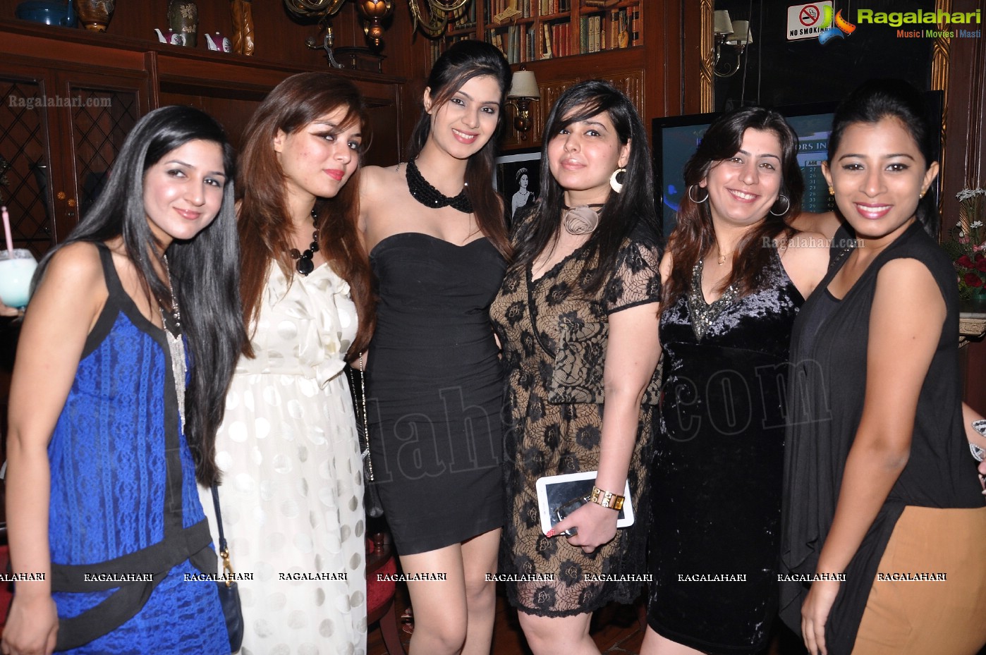 Prerna Bahirwani 2013 Birthday Bash at 10 Downing Street, Hyderabad