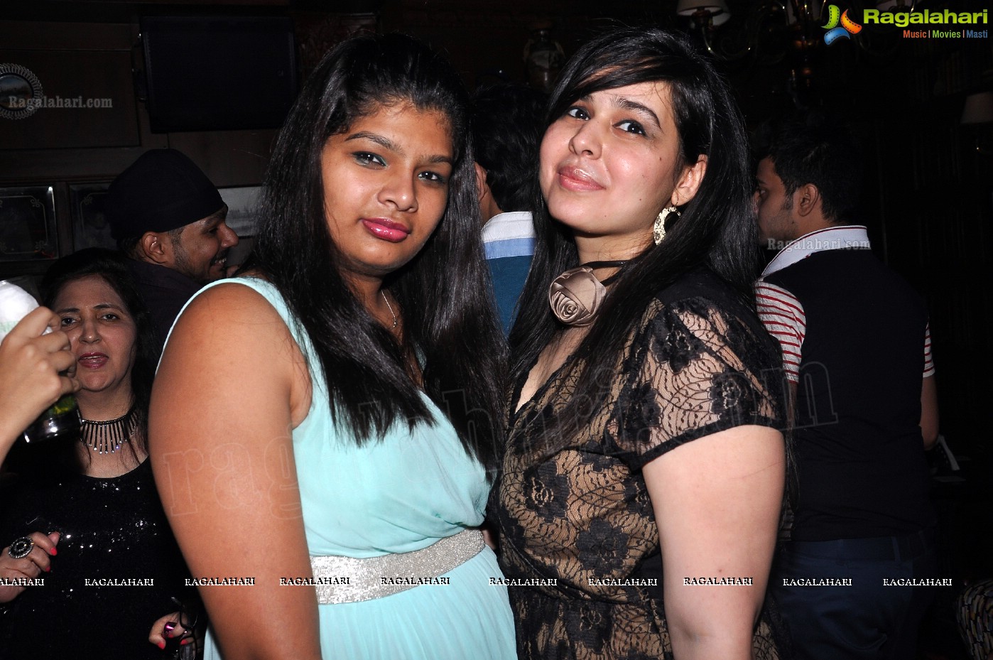 Prerna Bahirwani 2013 Birthday Bash at 10 Downing Street, Hyderabad