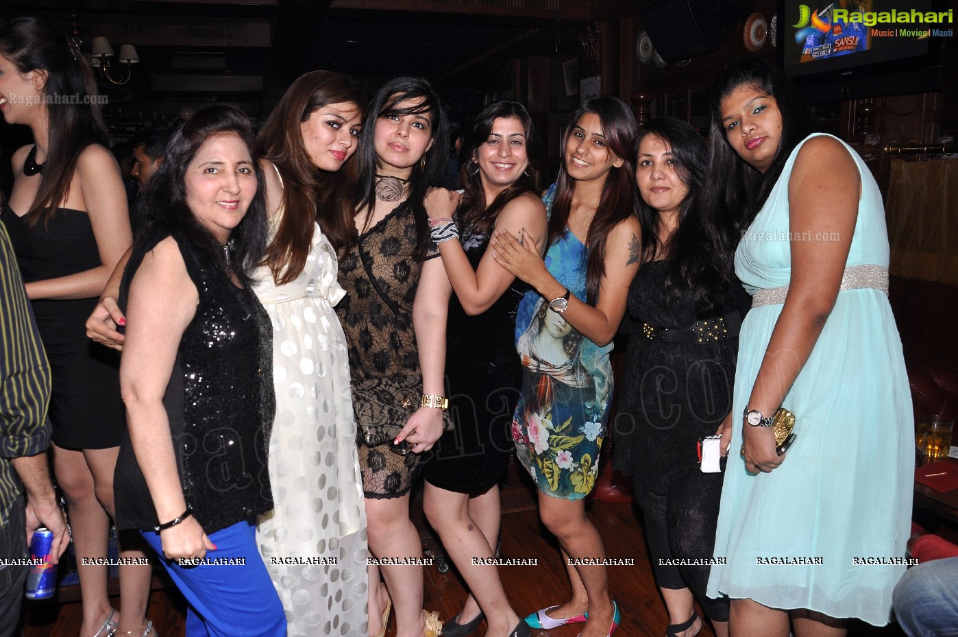 Prerna Bahirwani 2013 Birthday Bash at 10 Downing Street, Hyderabad