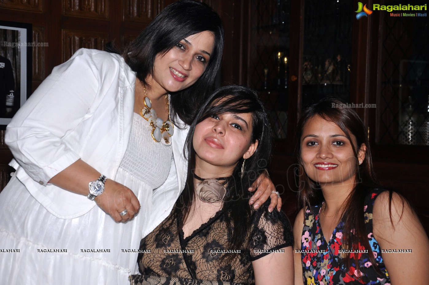 Prerna Bahirwani 2013 Birthday Bash at 10 Downing Street, Hyderabad