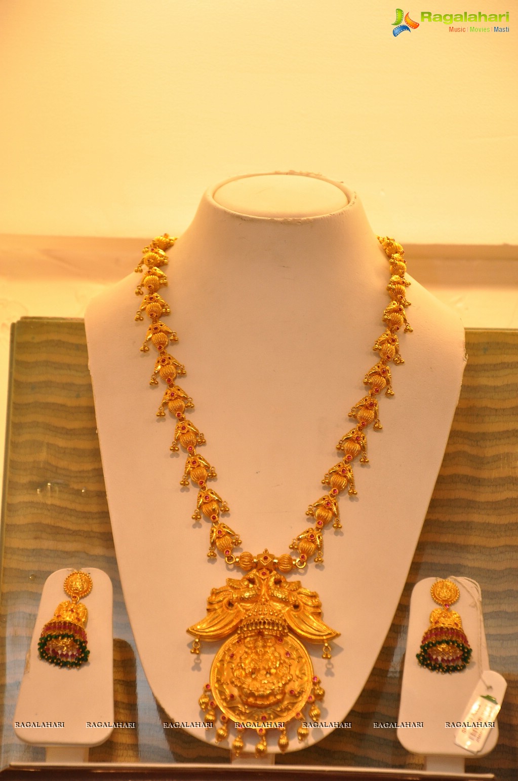 Samantha unveils Platinum Jewellery Collection at GRT Jewellers, Hyderabad