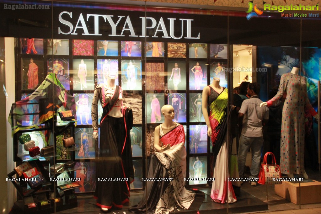 Amala Akkineni at Satya Paul, Hyderabad